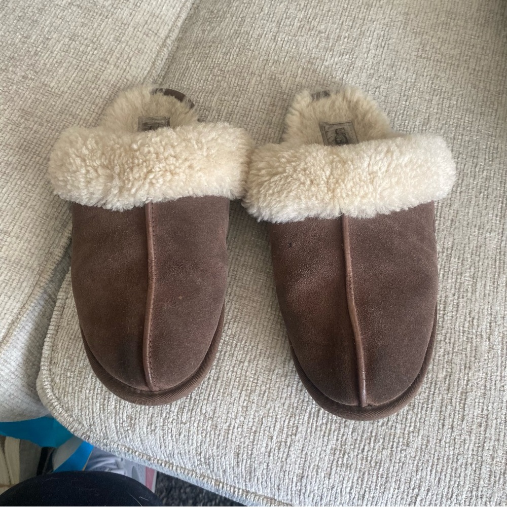 Cozy Women's Brown Suede Shearling-Lined Slippers no tag